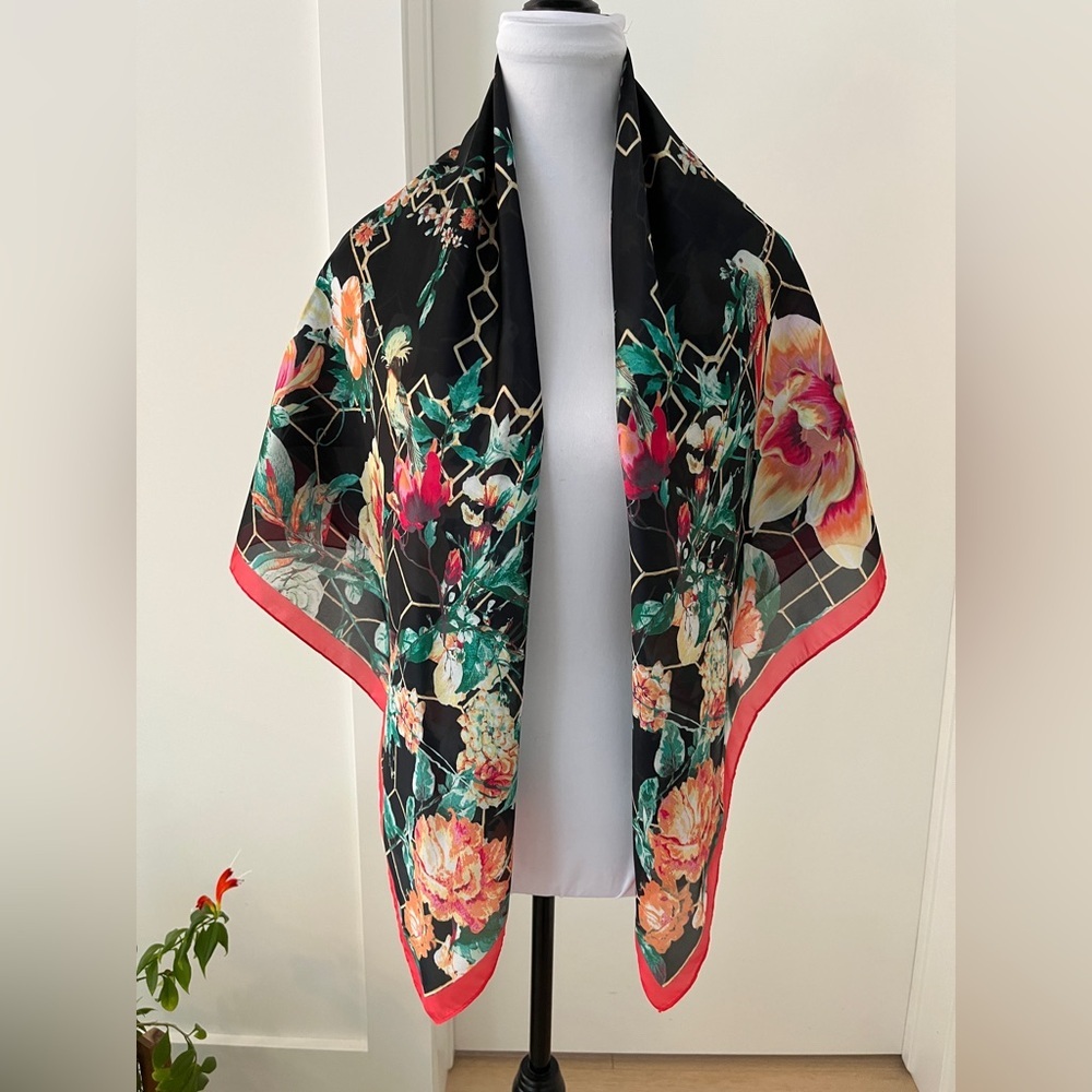 VINCE CAMUTO Oversized Square Scarf Parrots Floral Multi Colour Casual Travel